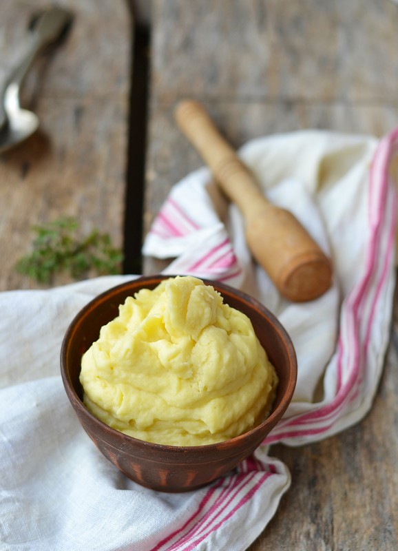 Purée d'écrasé de pommes de terre à la truffe d'été