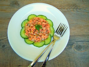 Tartare de saumon à l'huile de homard