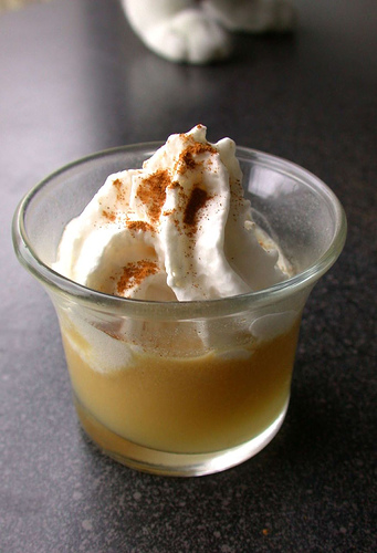 Crème à la vanille et chantilly à la liqueur de caramel salé