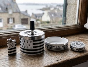 Briquets et cendriers
