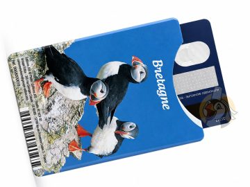 Alternative view of Etui protège carte bancaire Bretagne - Macareux moine